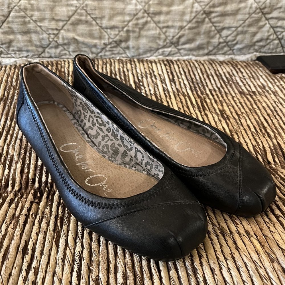 TOMS One for One Women's Black Leather Ballet Flats Shoes Size 8.0